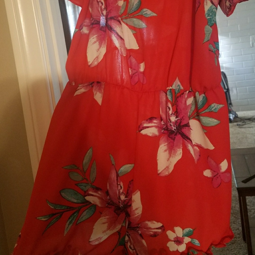 Red floral romper - Picture 2 of 2